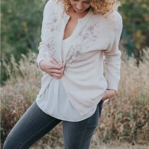 Vintage beige floral embroidered cardigan, size 46 (M)